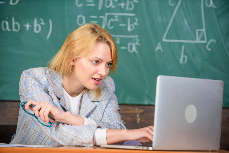 Нс портал. Общение в социоальныхсетях. Школьник за компом. Человек и соцсети. Общение в социальных сетях.