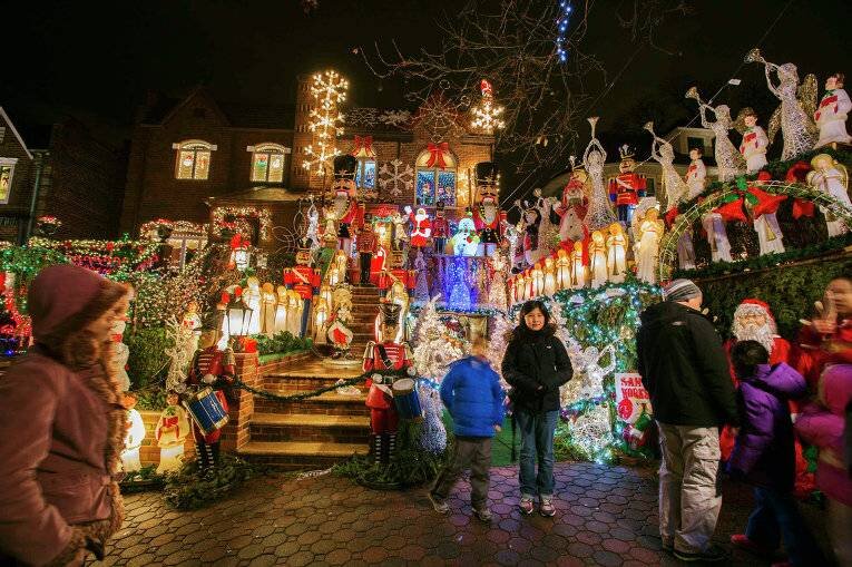 праздники великобритании рождество. Dyker heights рождество. рождество православный праздник. рождество в америке. рождество в сша.