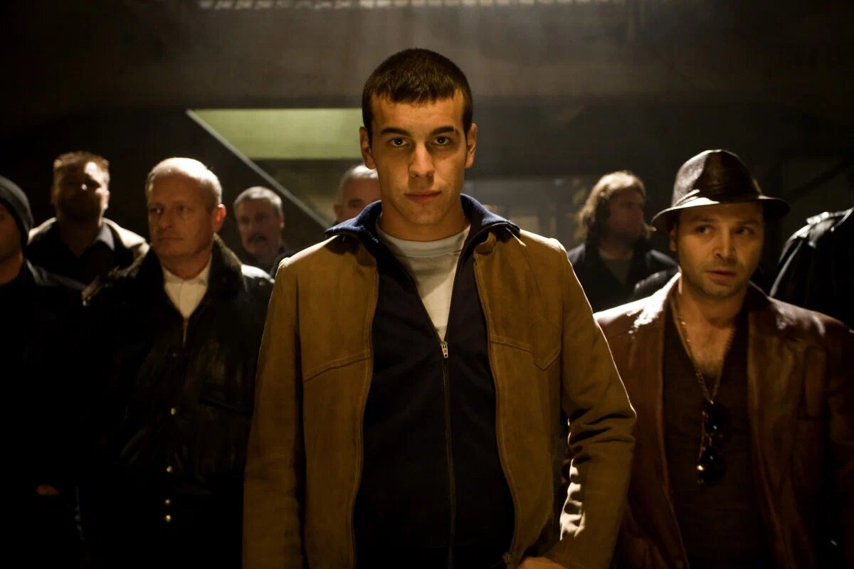 Кадр из фильма "Неоновая плоть" (2010)