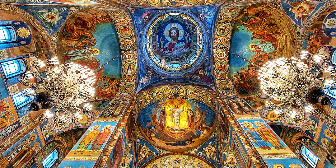 Храм строили 24 года и восстанавливали 26 лет. Его невозможно разрушить, неведомые силы берегут его