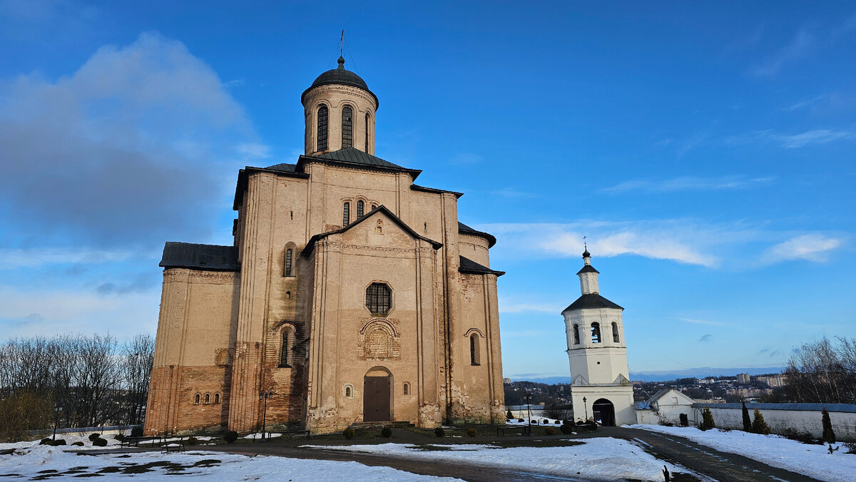 храм Михаила Архангела,12 в.