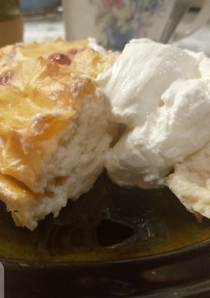 С замороженой красной смородиной и изюмом