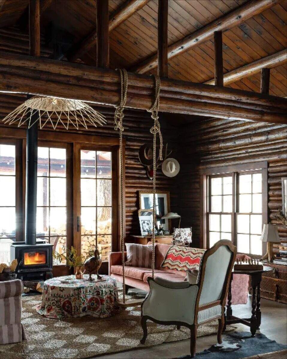 Превращение старого бревенчатого дома в уютное тёплое жилище с ...