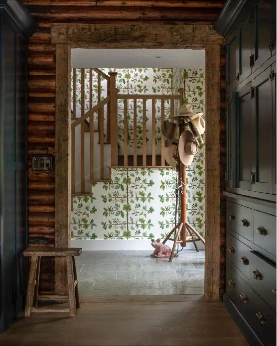 Превращение старого бревенчатого дома в уютное тёплое жилище с ...