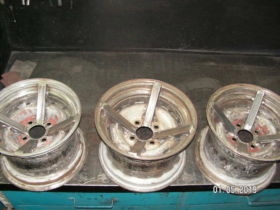 Так нельзя. Знак с едой и напитками запрещено. Немного нельзя. Немного нельзя. Немного нельзя.