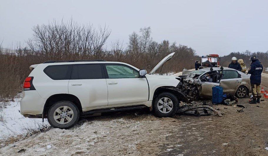 Двое погибли в этой аварии.