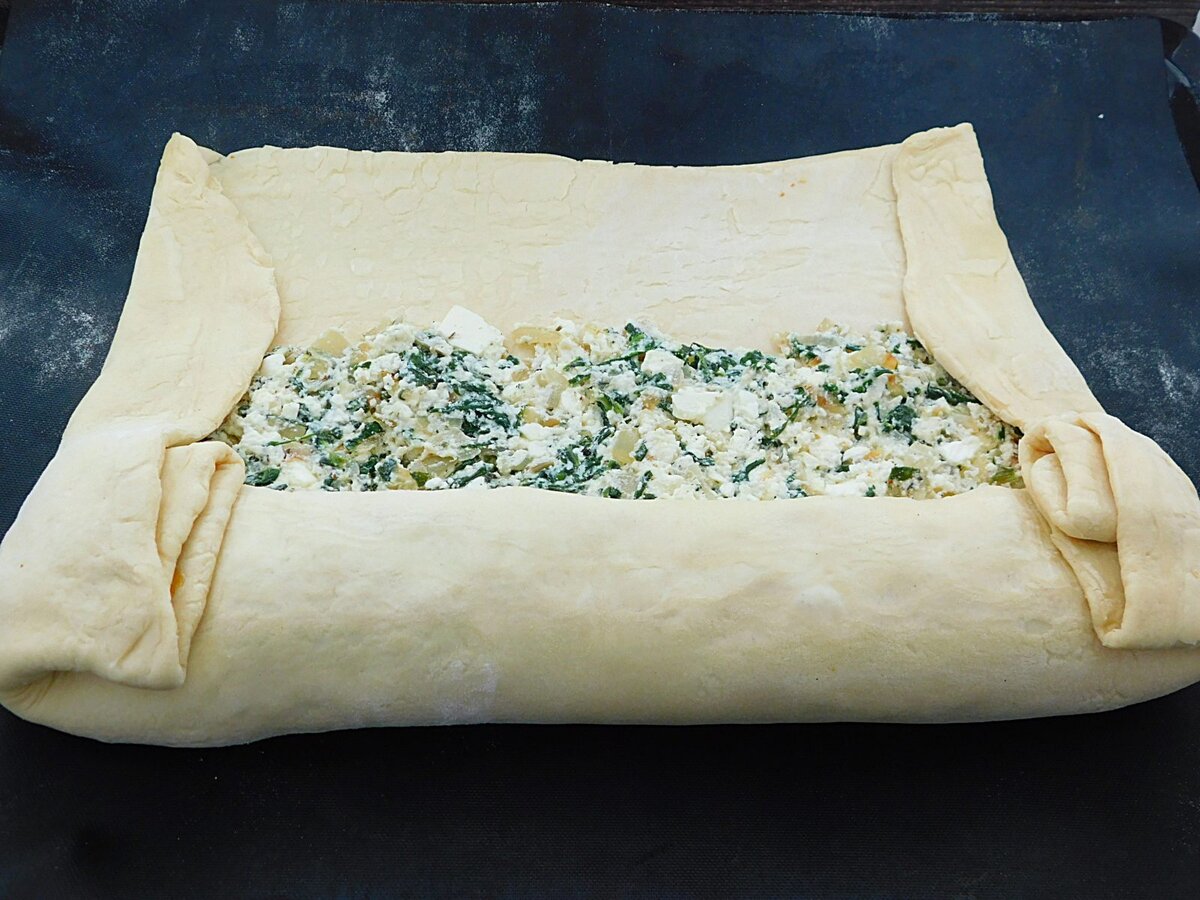 Слойки с ветчиной. Хачапури слоеный с сыром. Хачапури слоёный конвертик. Слоеные пирожки с сыром. Слойка с творогом.