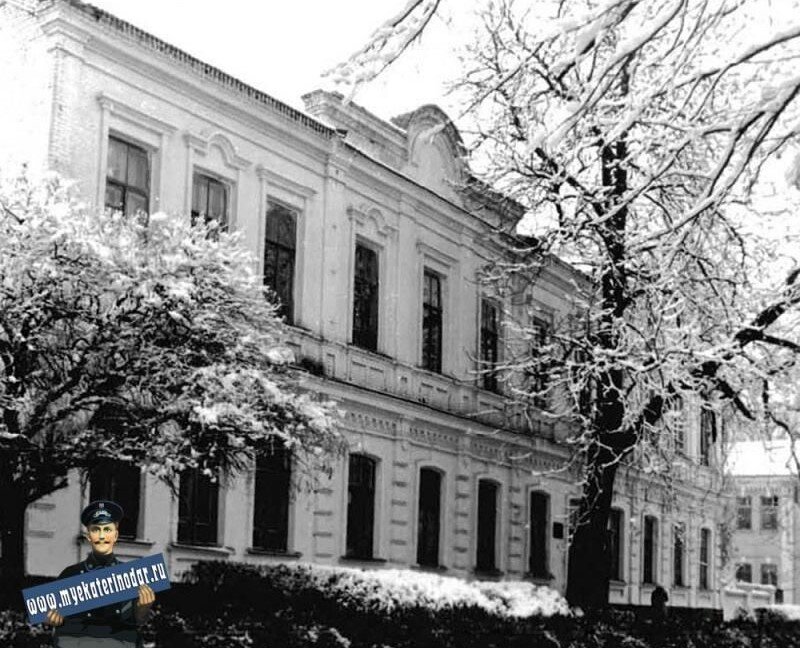 «даниловская мануфактура» под деловой центр loft (корпус «мещерина»). Руссоль оренбург. Современная архитектура в исторической застройке. Здание под реконструкцию. Мельничный лофт купца зарывного.