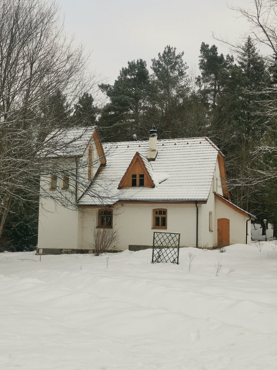 Особняк идти. Особняк идти. Особняк фальконе. Малая никитская 28/1 берия. Усадьба новиковых москва.