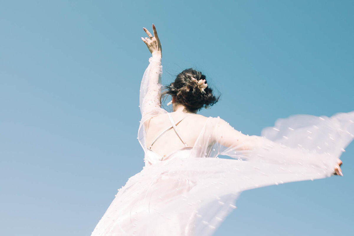 Лети за солнцем. Рассвет новой жизни. Влюбленные в небо. Лети за солнцем. Рассвет жизни.