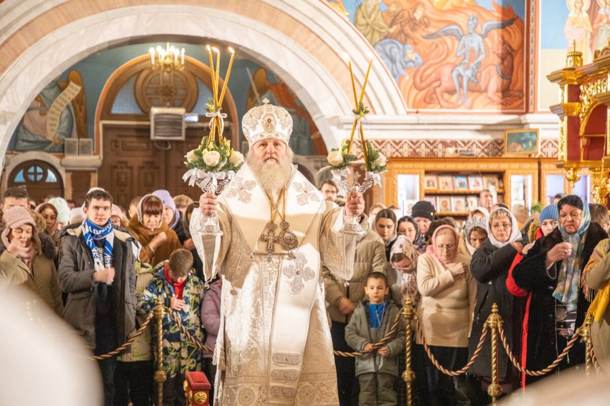    В главном храме Ханты-Мансийска прошла божественная литургия в честь Рождества Христова