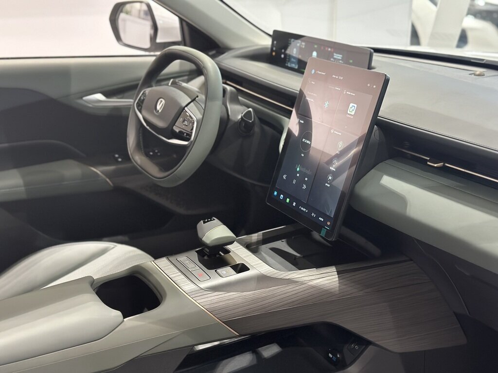 UNI Lamore. Источник иллюстрации - auto.ru