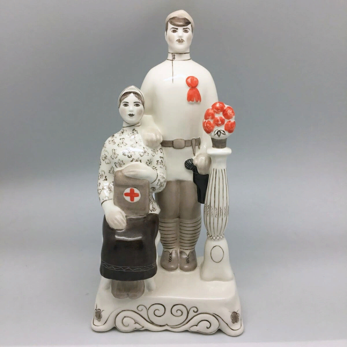 Скульптура "Фото из семейного альбома" 1962-76.. Высота 28 см. 