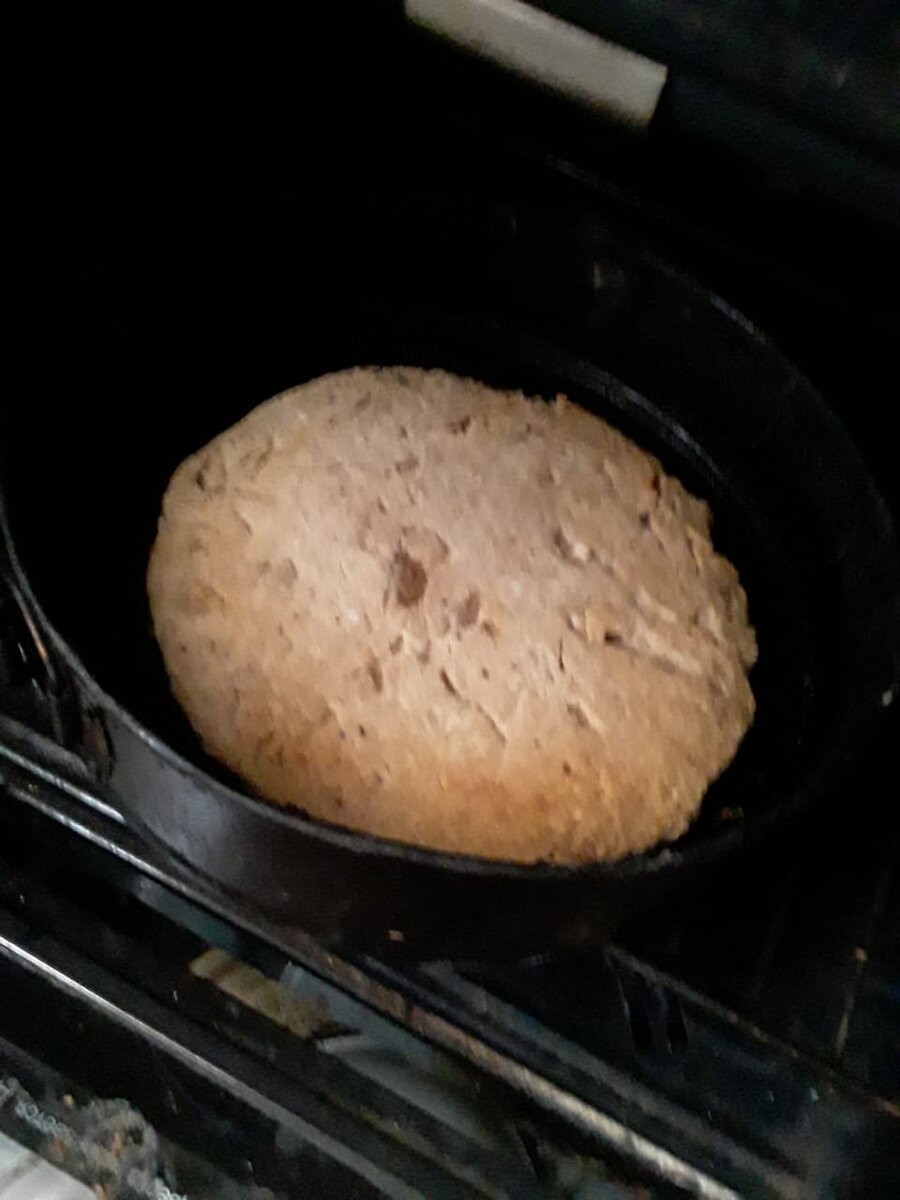 Почти готов хлеб на соде.