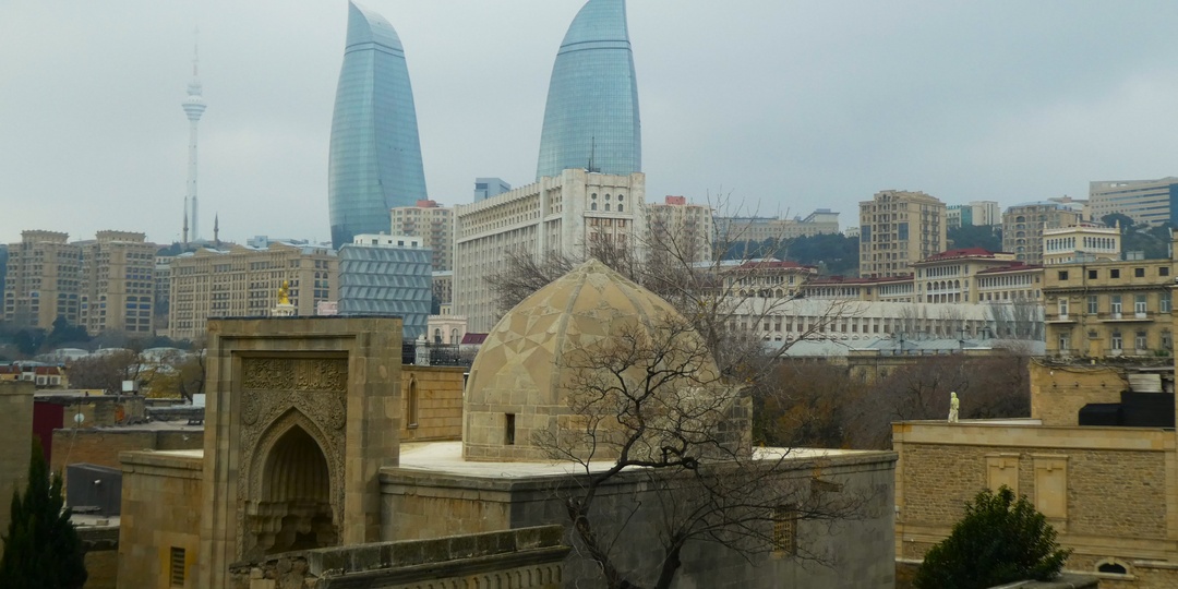 Каким я увидела Баку? Сытым, космополитичным, весёлым, одновременно древним и современным