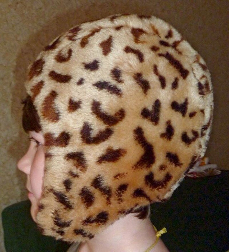 Модные шапки 90