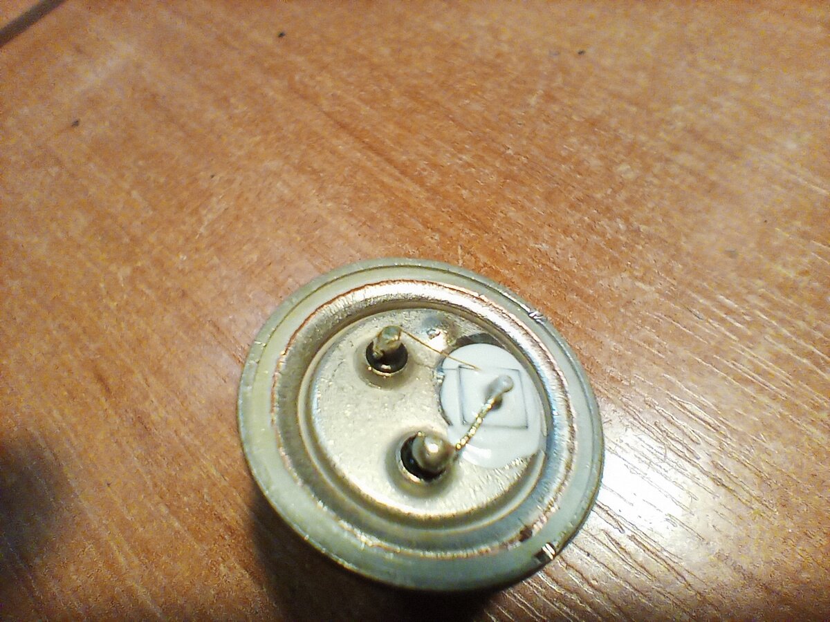 Транзистор П701 и драгметаллы в нём. | Про домофоны и не только | Дзен