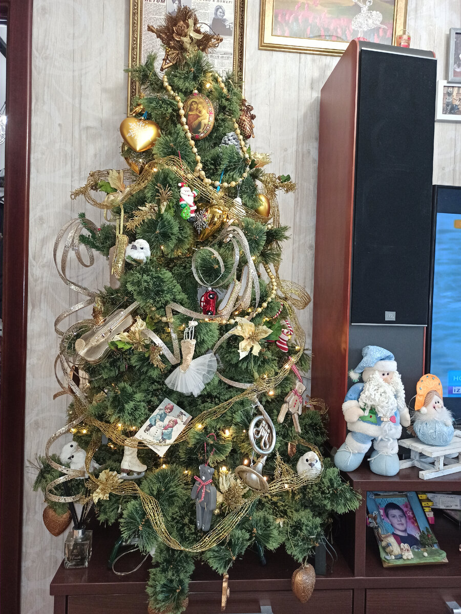 Фиеста aarne, yanix, seemee. Фиеста яникс текст. Аа лангуаге. Endangered languages picture. Aa language альбом.