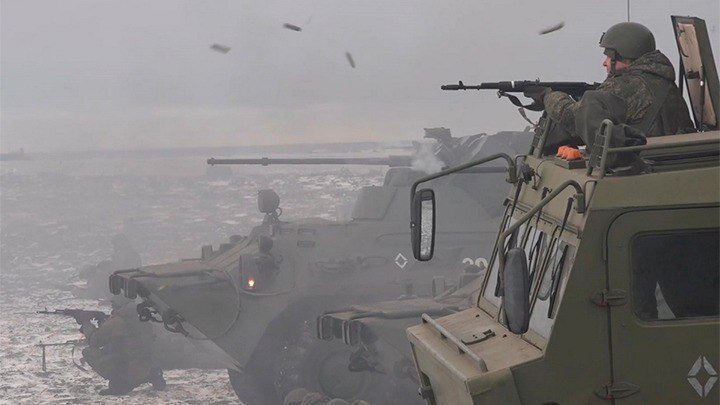 ГОРЯЧИЕ БОИ ЗА КУПЯНСК ИДУТ НЕСПРОСТА. ПОМИМО ТОГО ЧТО ГОРОД УЖЕ БЫЛ ПОД КОНТРОЛЕМ РОССИИ И ДОЛЖЕН БЫЛ СТАТЬ ЗОНОЙ ПРОВЕДЕНИЯ РЕФЕРЕНДУМА, ОН ЯВЛЯЕТСЯ КЛЮЧОМ К НАПРАВЛЕНИЯМ НА СЛАВЯНСК И КРАМАТОРСК. ФОТО: MOD RUSSIA/GLOBALLOOKPRESS