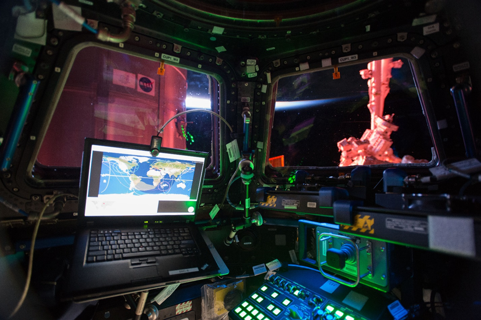 Пульт RWS для управления манипулятором SSRMS в ОМ Cupola. Фото: nasa.blog.com