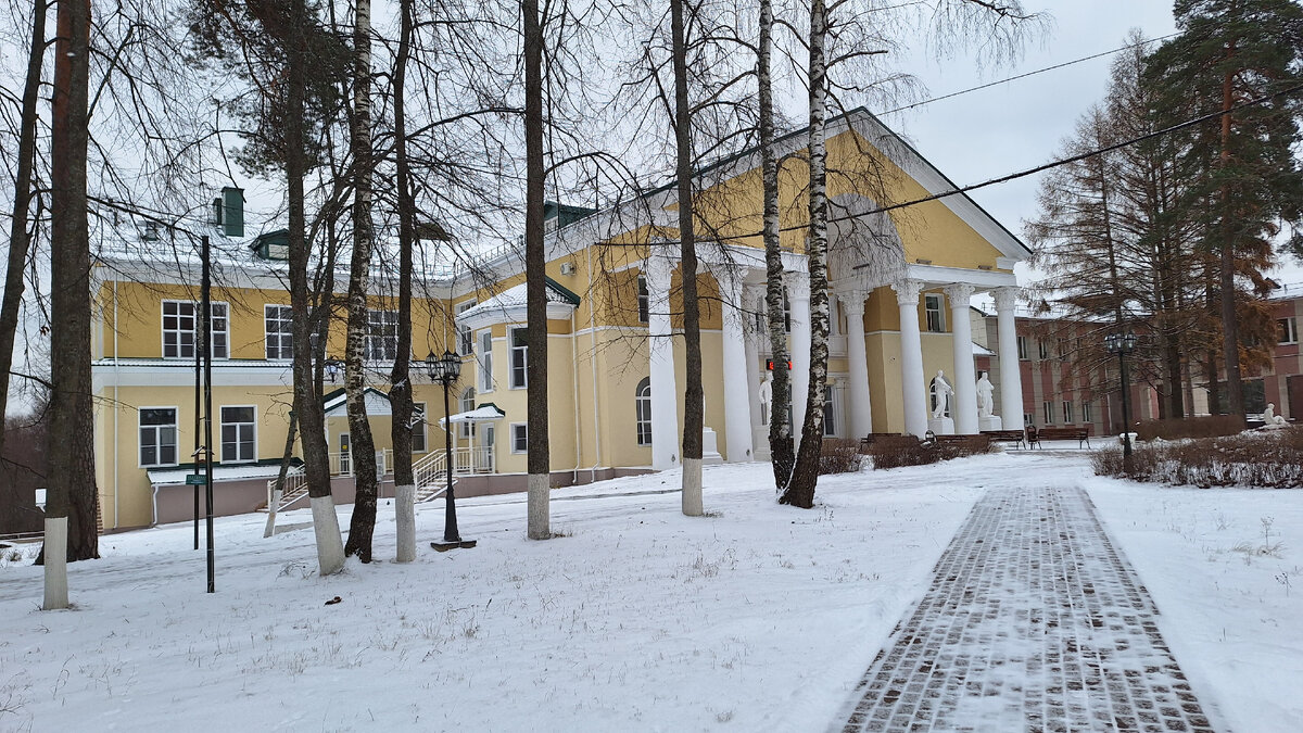 Здание "Клуб". Санаторий "Вольгинский".