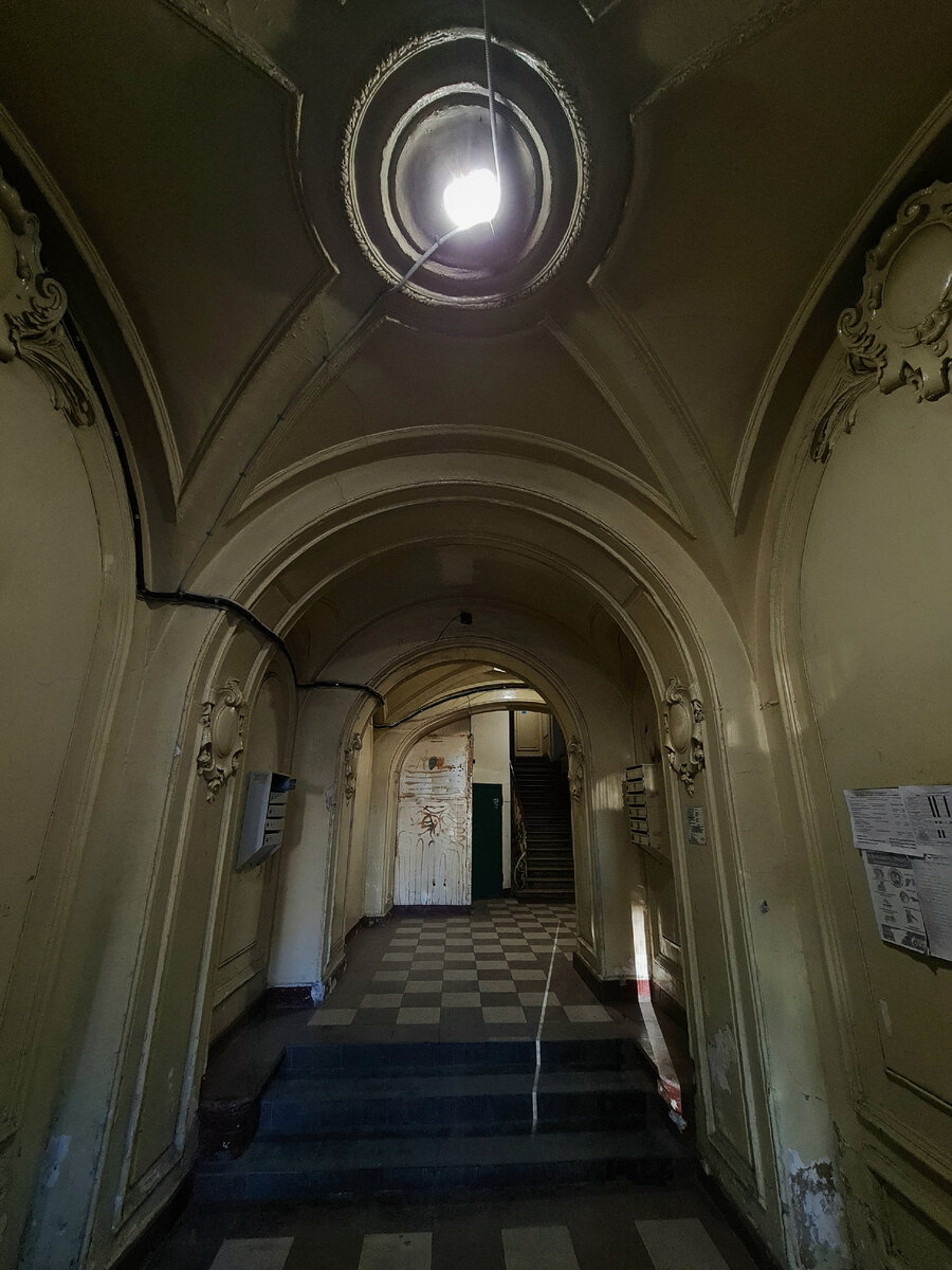 Фото: Парадная гостья