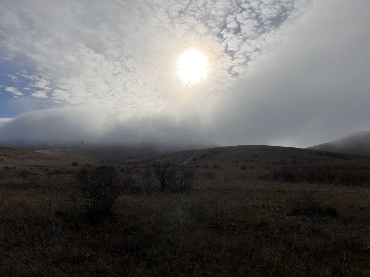 Облака опустились на горы