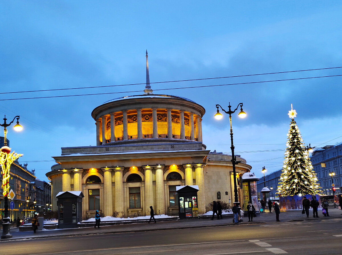 Санкт петербург два города