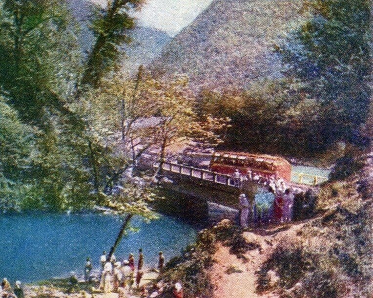 ÖAF 5DT 120 «Trambus» по дороге на озеро Рица, 1954 г.