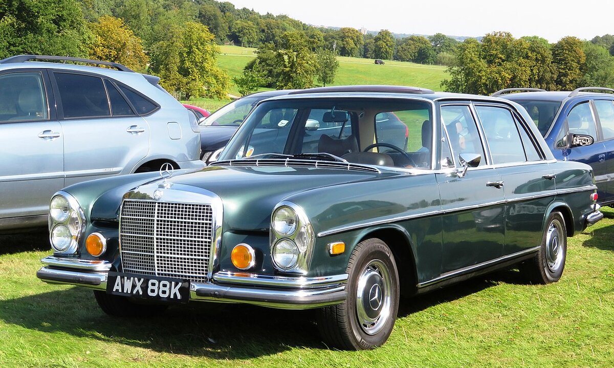 Mercedes Benz w109