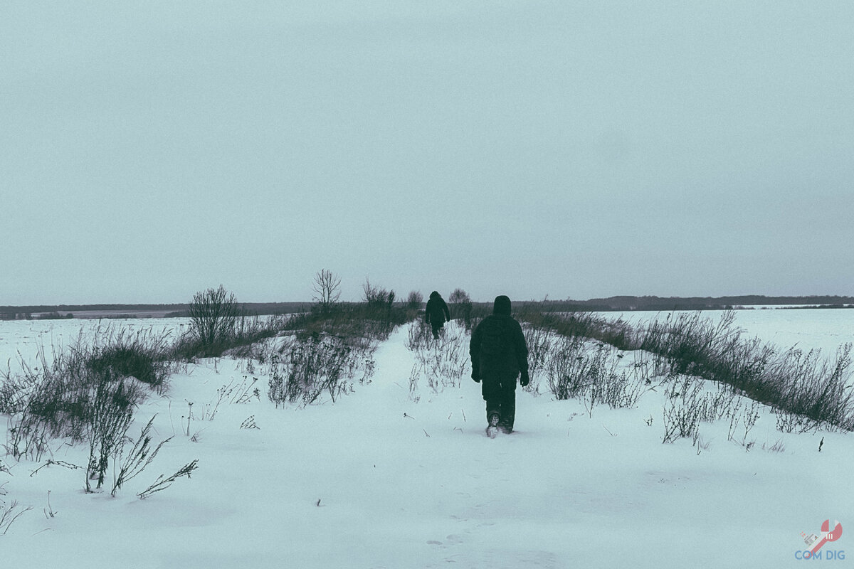 В заброшенной деревне нашли нетронутый дом, покинутый 16 лет назад. Иконы,  семейные фото и редчайшая находка в сарае | ComDig | Urban Exploration |  Дзен