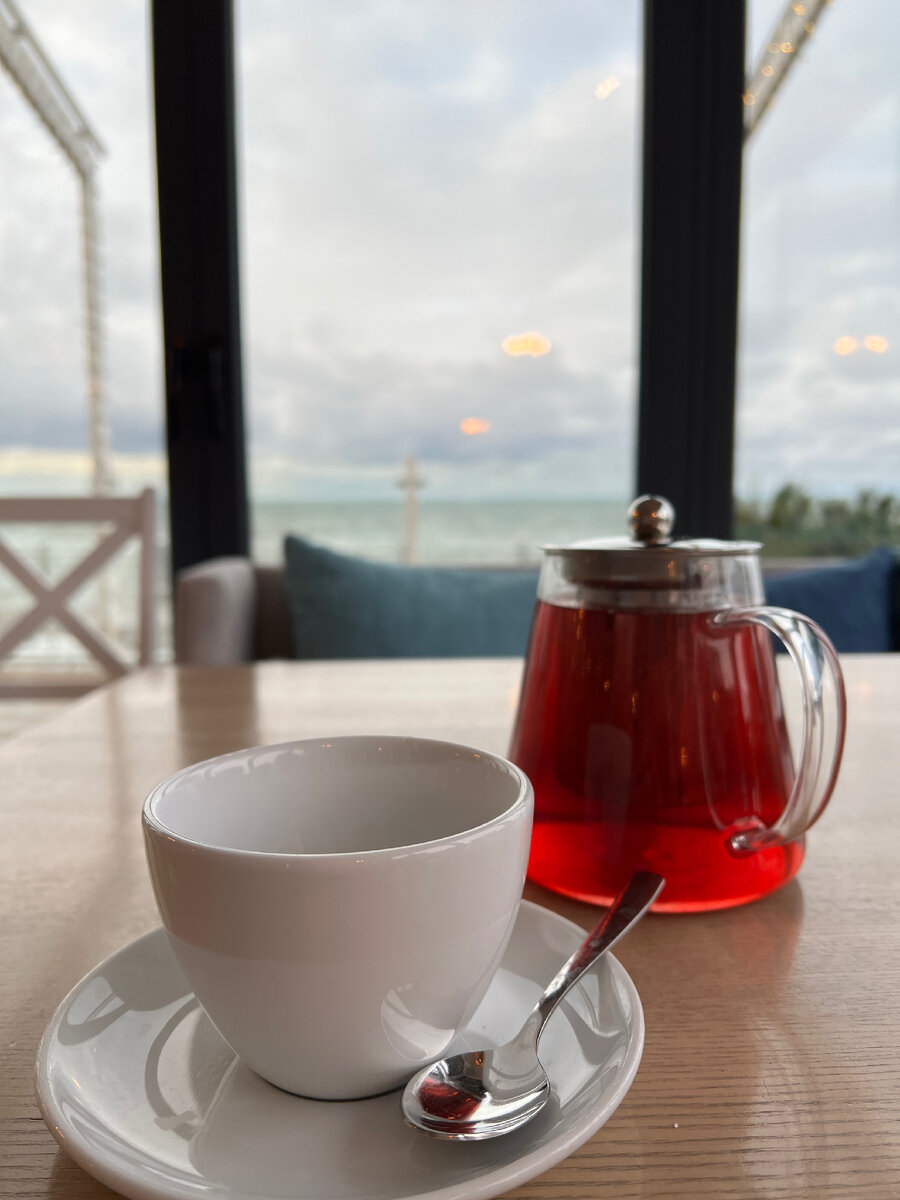 Столик с видом