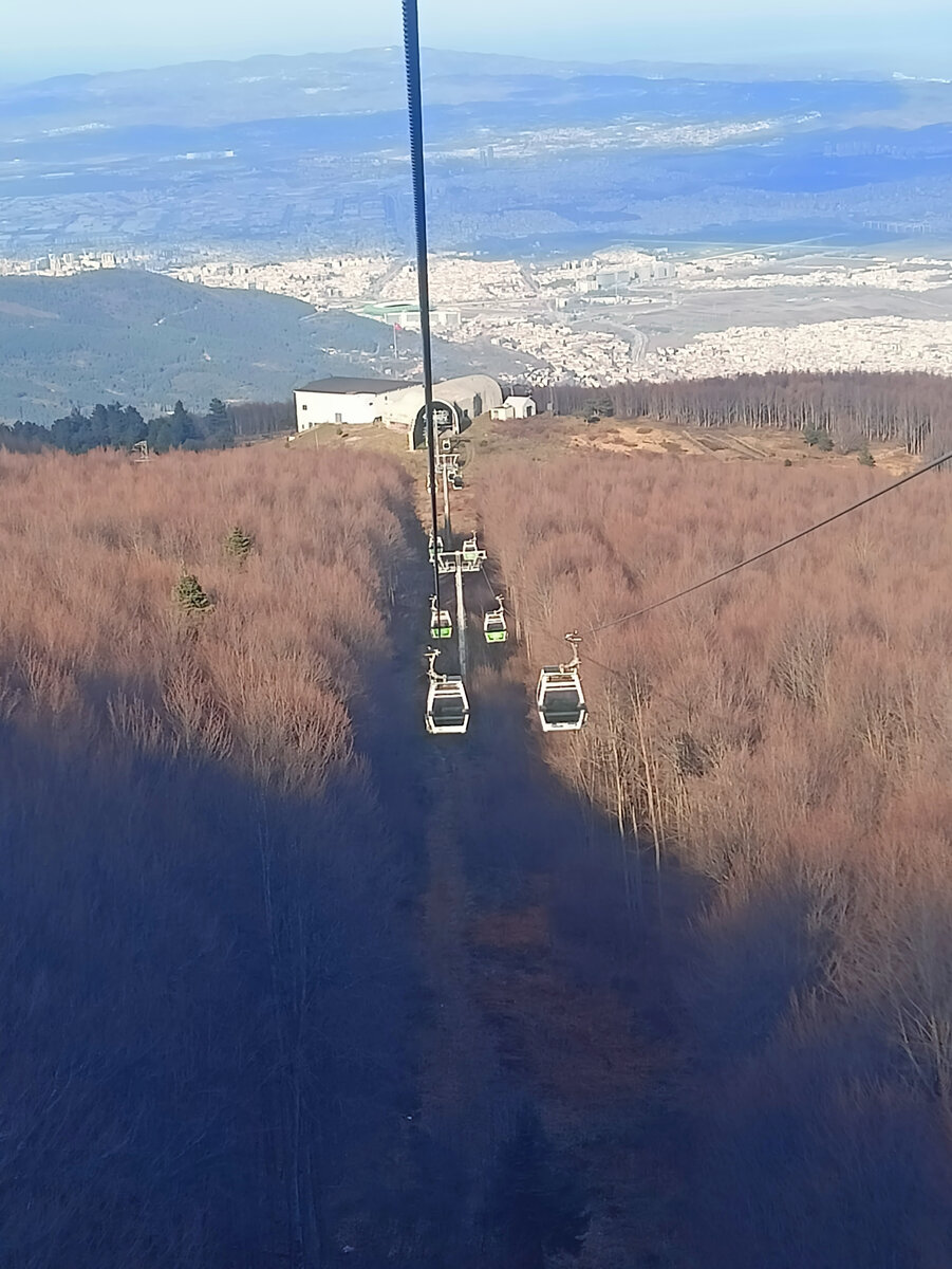 Фото несколько смазанные, потому что стекла кабинок были довольно грязными