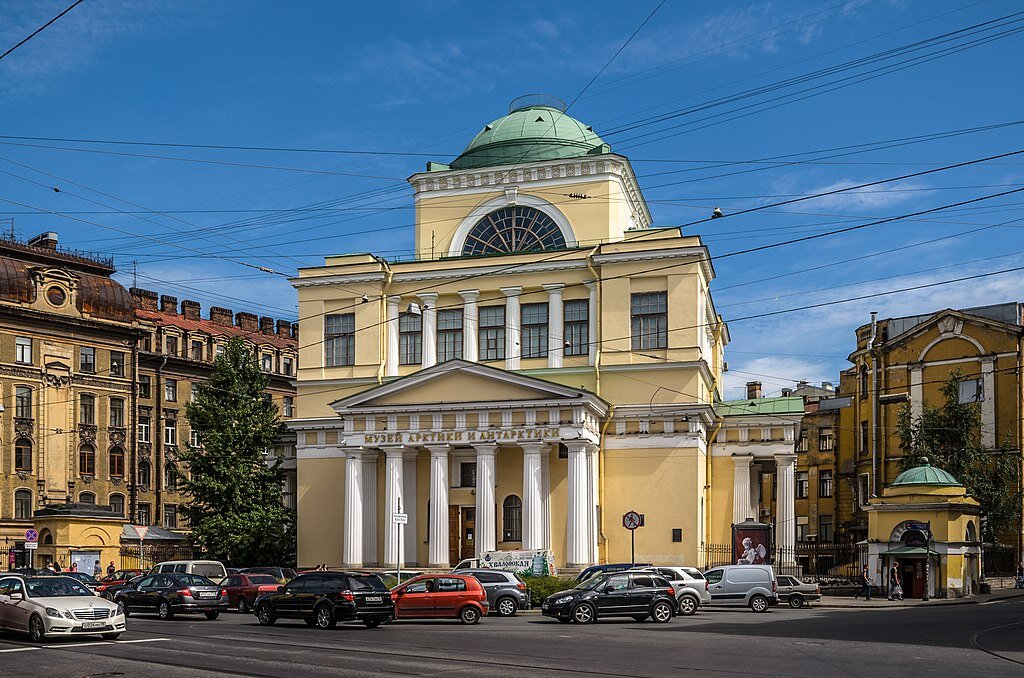 1937, 8 января - В Ленинграде в здании бывшей Никольской единоверческой церкви официально открыт Музей Арктики (с 1958 года - Музей Арктики и Антарктики) - первый в мире музей такого рода.
