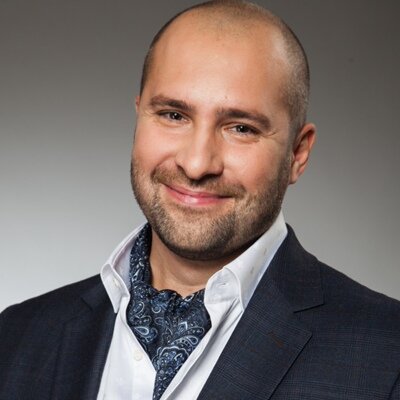 Алекс Скидель - профессиональный дизайнер интерьера, занимающийся созданием стильных и функциональных интерьеров. Он специализируется на разработке проектов жилых и коммерческих помещений, учитывая индивидуальные предпочтения и бюджет клиентов. В своих работах Алекс умело сочетает современные тенденции, качественные материалы и оригинальные идеи, что позволяет создавать уникальные и гармоничные интерьеры.