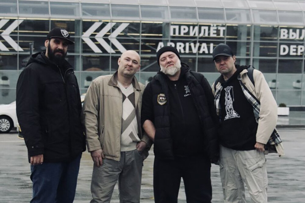    Сергей Булавинцев (крайний спарва) пропал при подозрительных обстоятельствах. Фото с последнего концерта. Фото: Соцсети