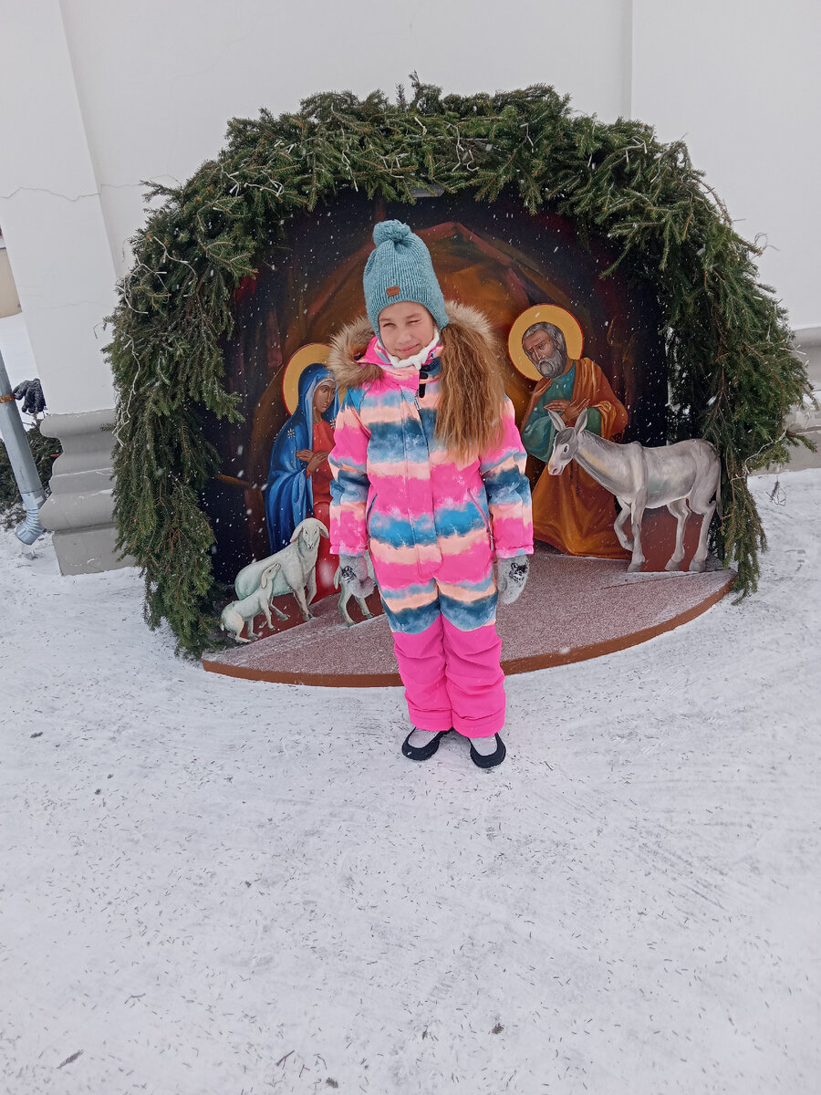 Вертеп возле храма