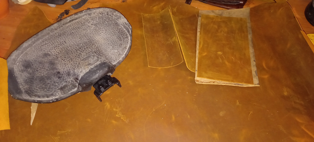 Насыщенный, яркий, теплый цвет.