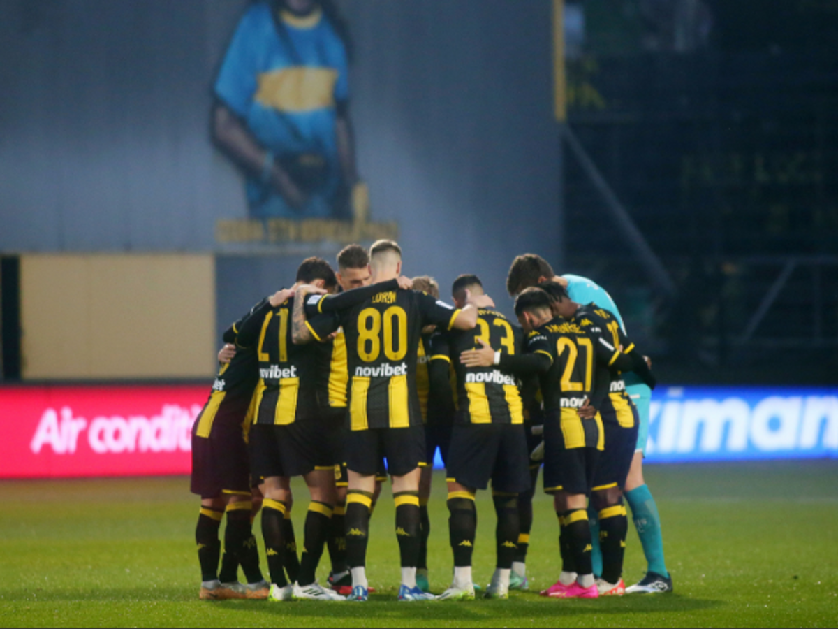    Игроки "Ариса"© Фото : Пресс-служба ФК "Арис"