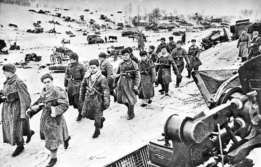 Бойцы Красной Армии  под Ржевом. январь 1942 год.