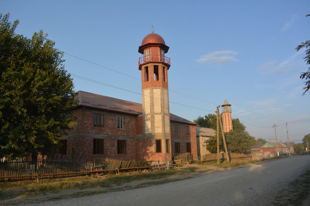 Мечеть хазрет султан. Синяя мечеть в казани. Восток татарстан мечеть. Мечеть в оаэ белая. Красивые мечети на закате на рассвете в стамбуле.