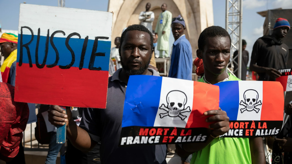 Африканские страны усиливают процесс избавления от французского гнёта.-2