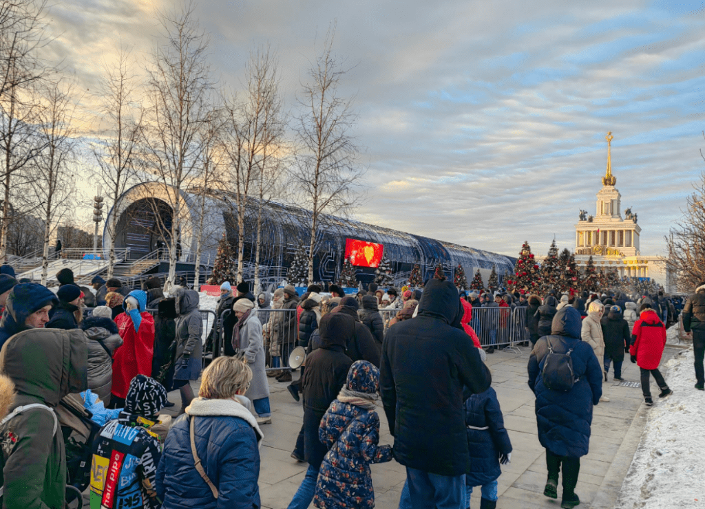 Возле вднх