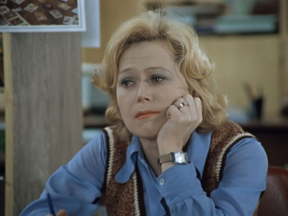 Агрессивная женщина. Эмоциональное настроение. Эмоциональное состояние человека. Девушка в шоке. Девушка удивление.