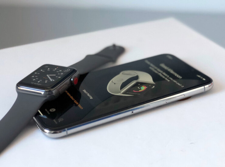 Как найти часы apple через телефон