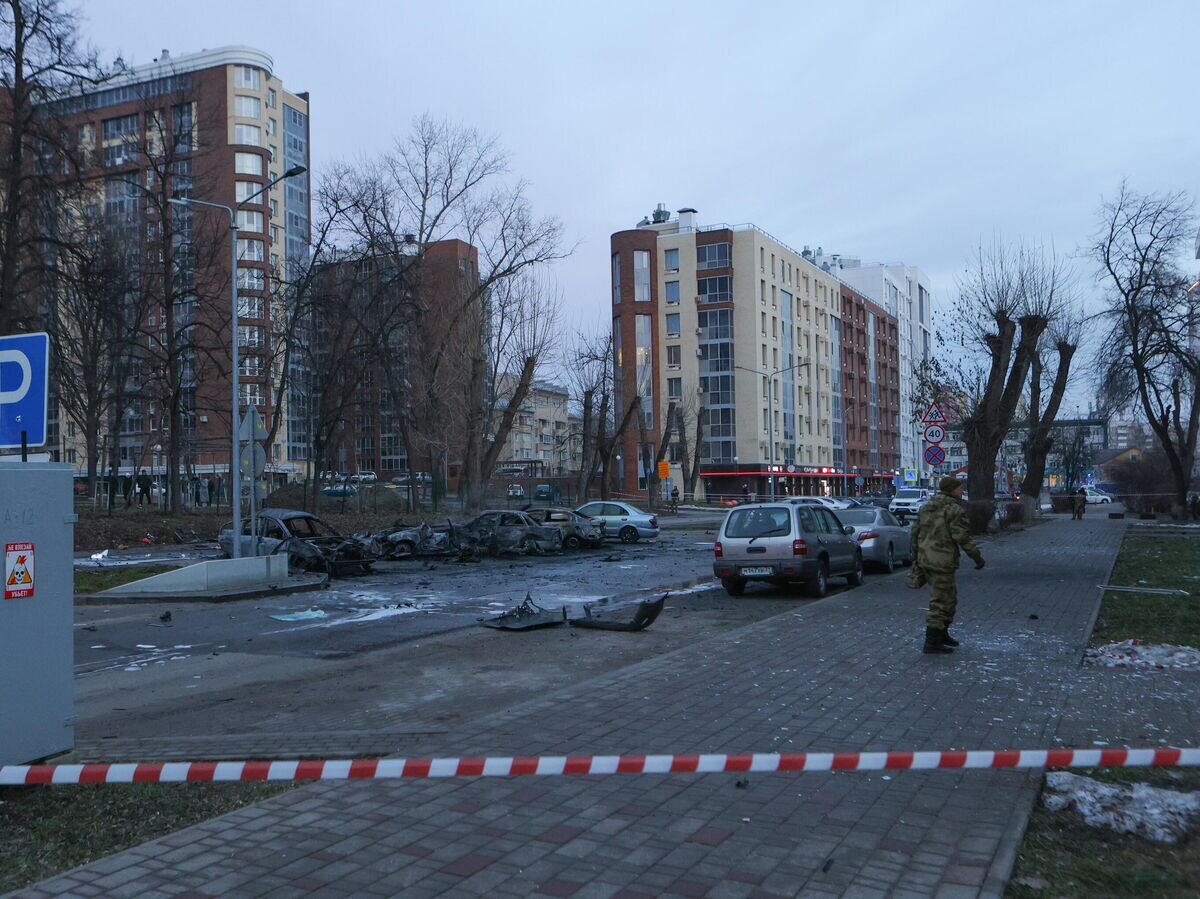    Последствия обстрела центра Белгорода ВСУ© РИА Новости / Антон Вергун