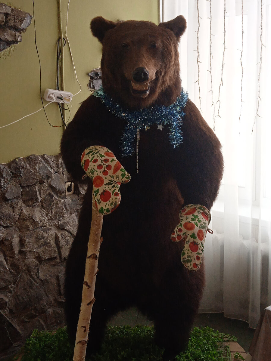 В придорожном кафе) 