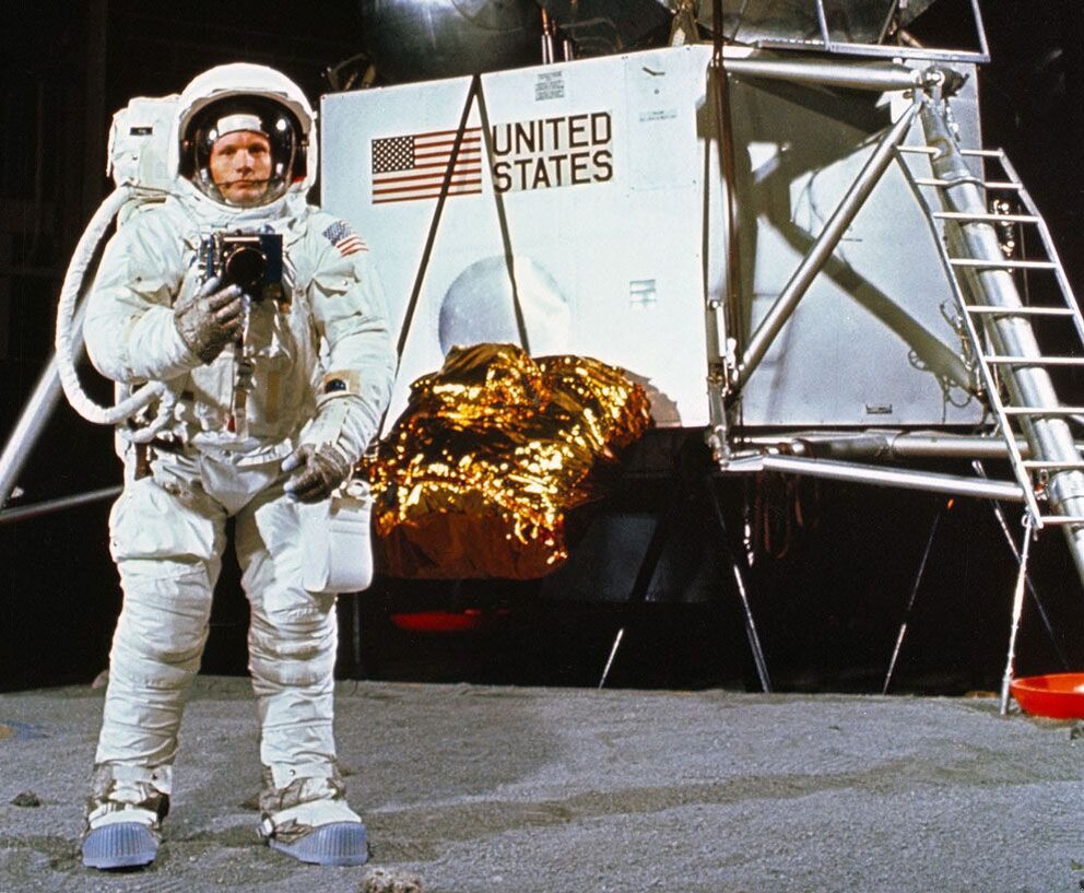 Первый выход человека на луну. Армстронг Луна 1969.