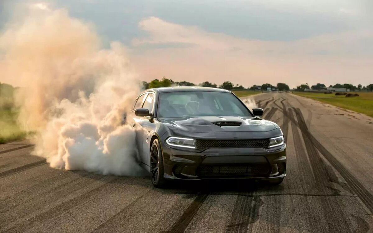 Додж Чарджер бернаут. Додж Чарджер дрифт. Додж Чарджер Hellcat. Dodge Hellcat дрифт.