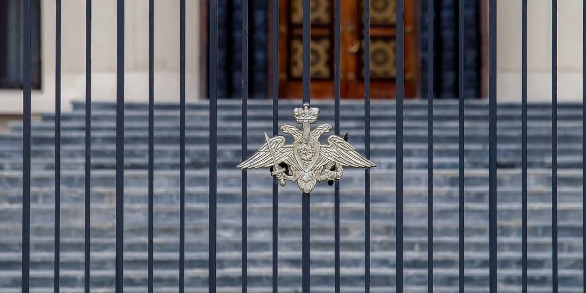 Фото: https://tvzvezda.ru/ (https://mcdn.tvzvezda.ru/storage/news_other_images/2023/12/17/399d9331291b4c828721b161369e874a.jpg)